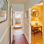 Host & - Sixpence * Pickering